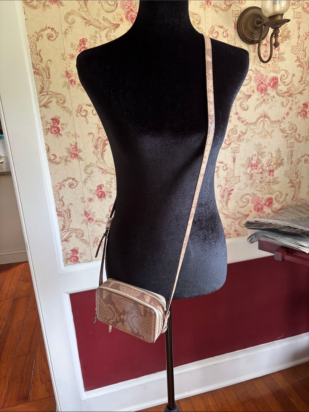 G.I.L.I. Beige Snake-Print Crossbody Bag